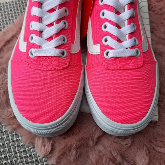 Vans Ward Neon Old Skool Lace Up Sneaker Fall - Picture 9 of 10